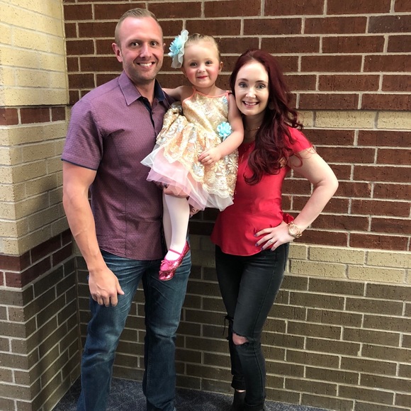 Welcome to my closet!! 💗💅🏻👠💄💍👗💋 - Picture 4 of 5